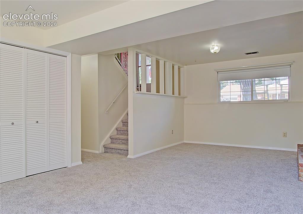 Image 16 of 27: Family Room