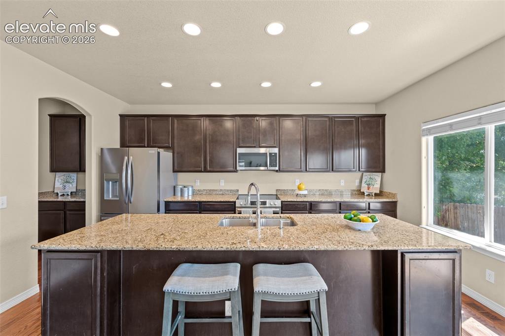 Image 12 of 44: Kitchen