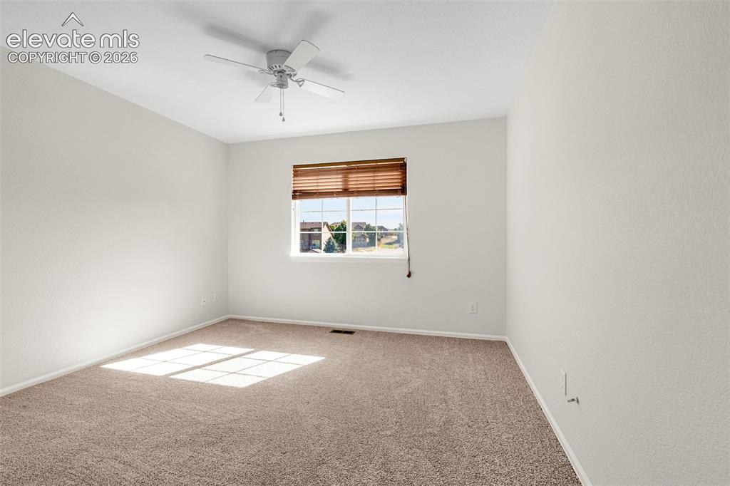 Image 17 of 46: Bedroom