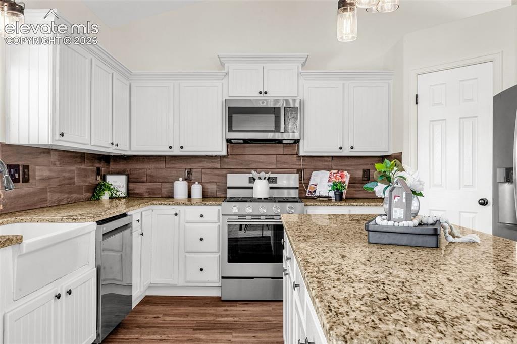 Image 6 of 46: Kitchen
