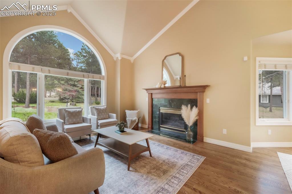 Image 6 of 50: Family Room