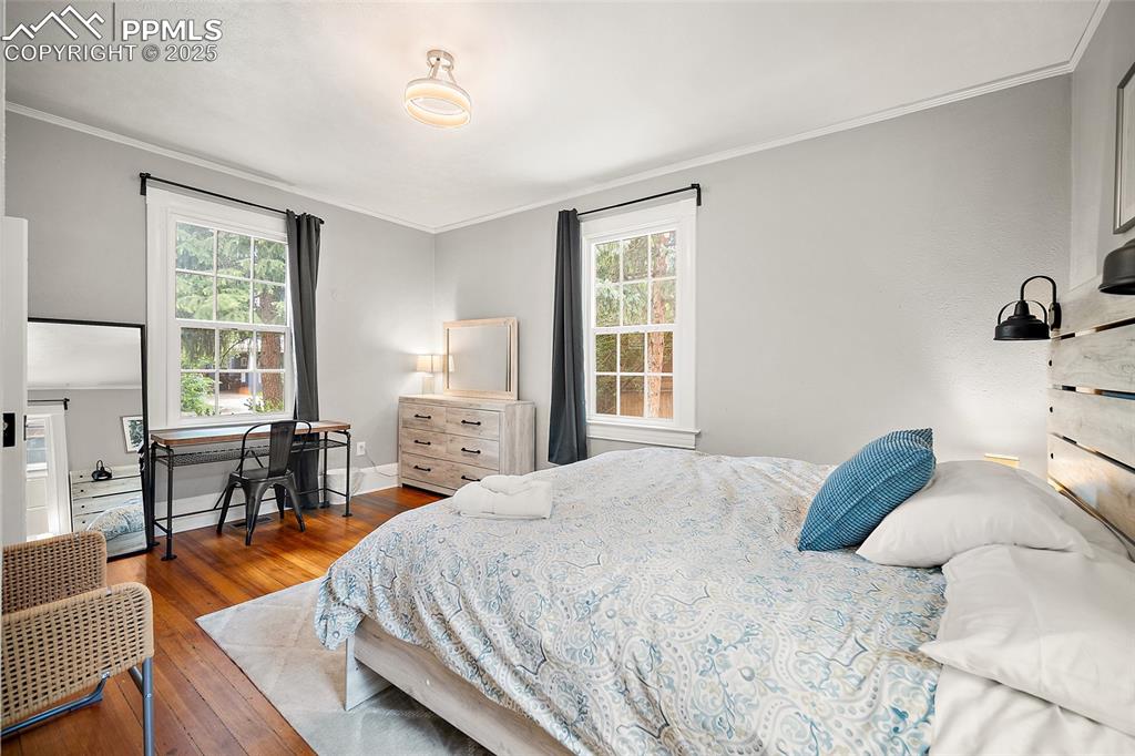 Image 9 of 39: Bedroom