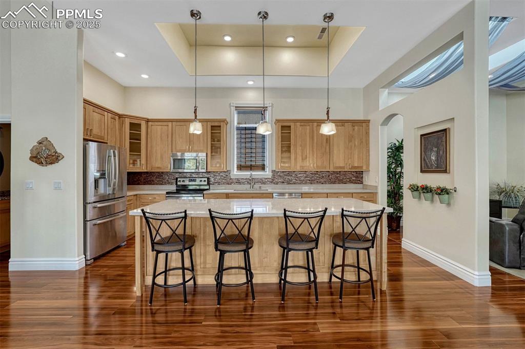 Image 18 of 50: Kitchen