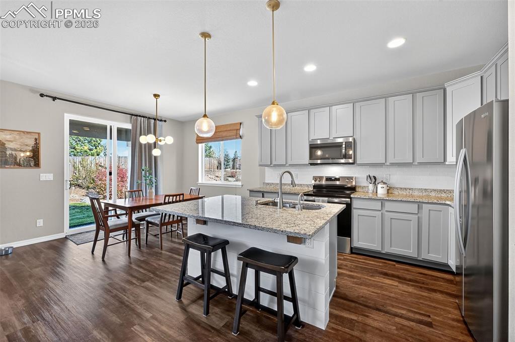 Image 12 of 32: Kitchen