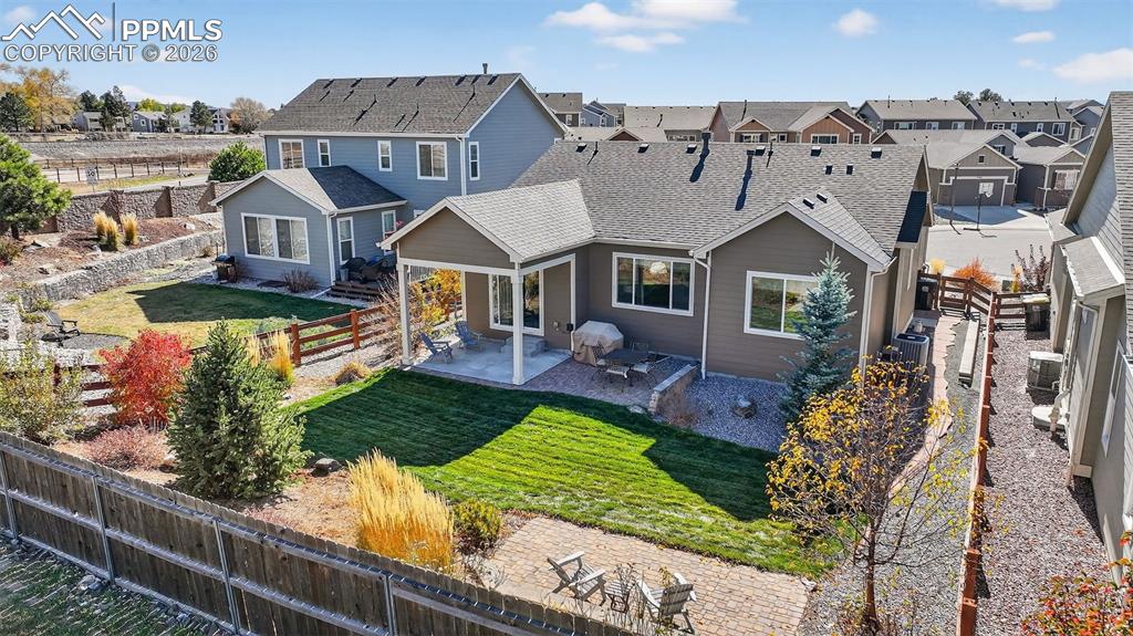 Image 7 of 32: Back of Structure