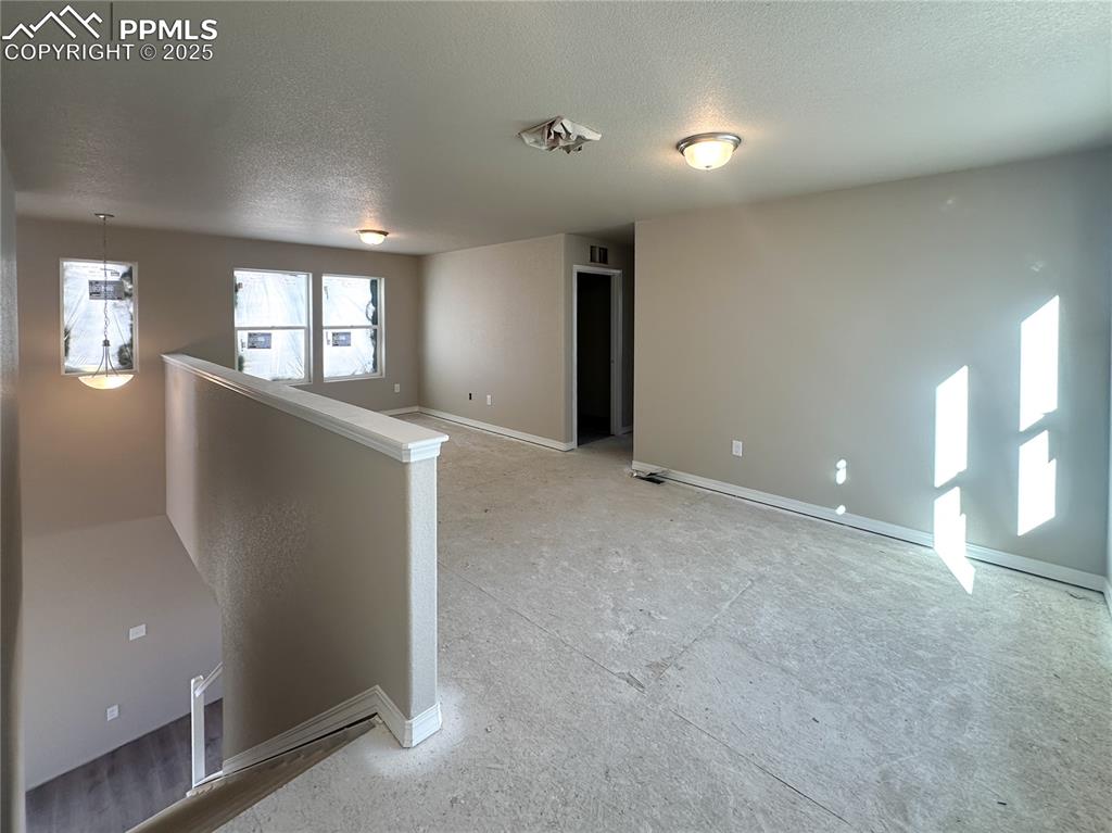 Image 10 of 19: Loft