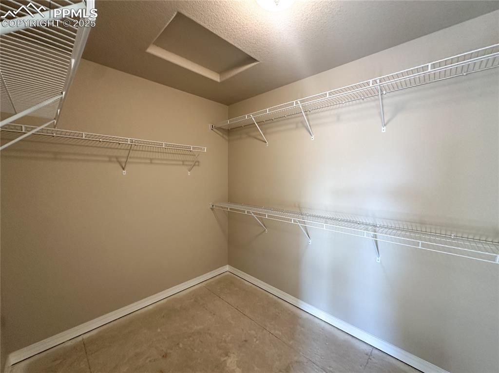 Image 14 of 19: Closet