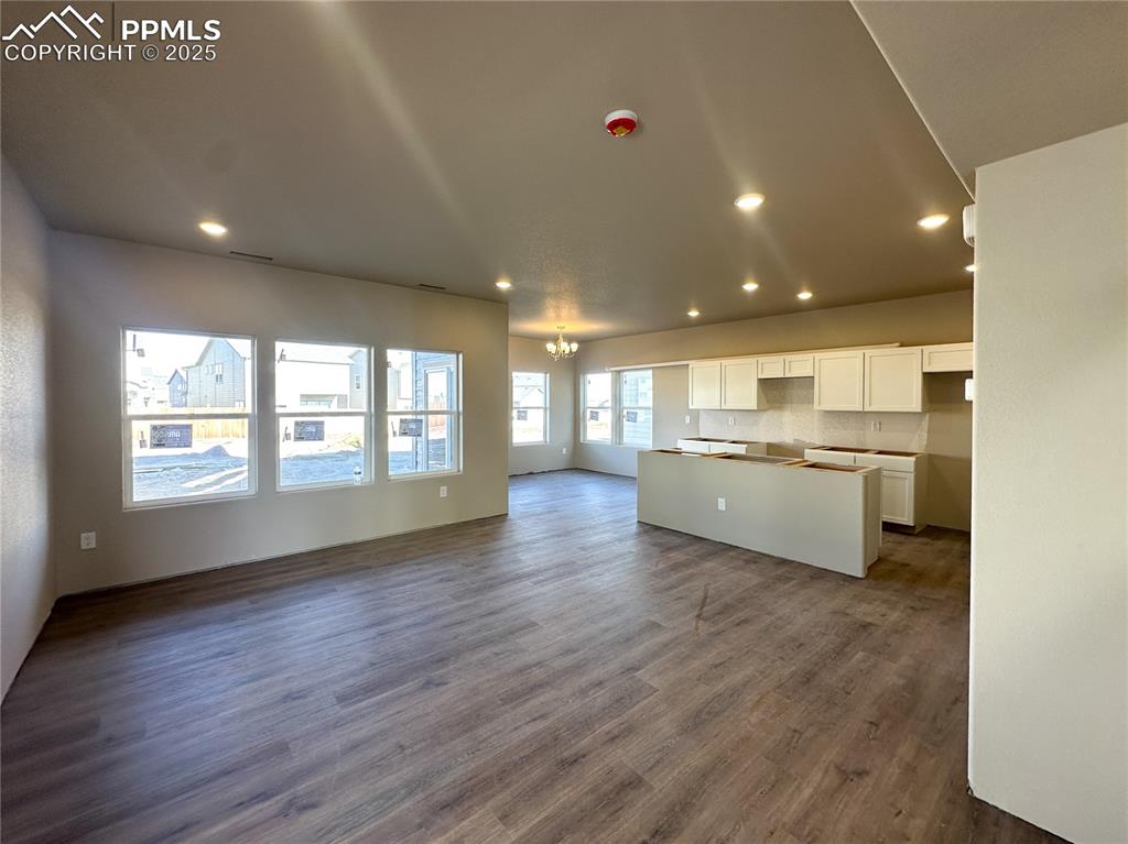 Image 3 of 19: Living Room