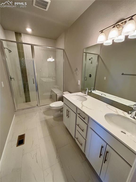 Image 16 of 21: Bathroom