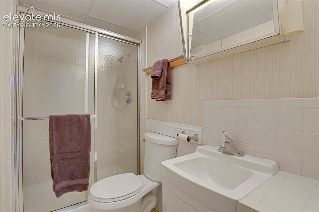 Image 35 of 48: Basement bathroom