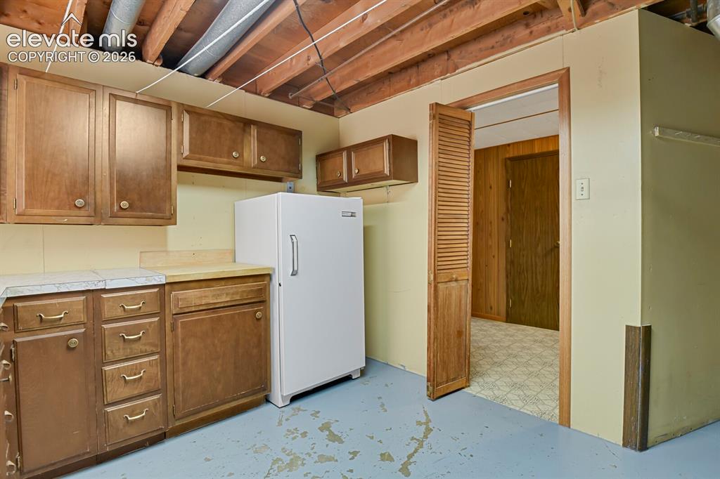 Image 39 of 48: Laundry/Utility Room