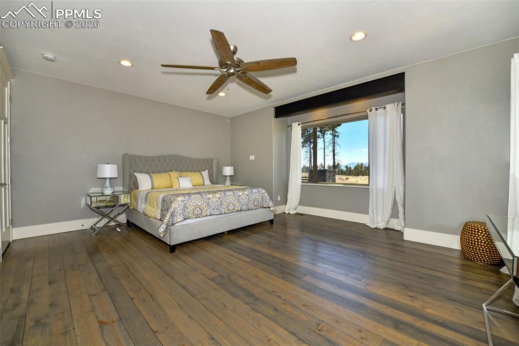 Image 14 of 50: Master Bedroom