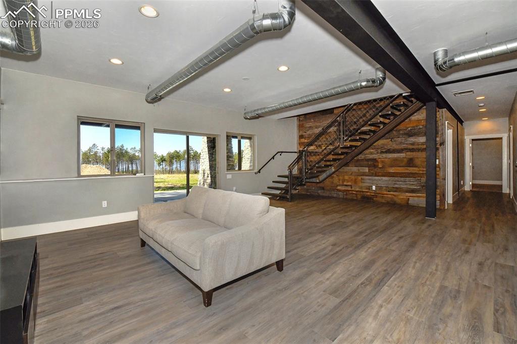 Image 25 of 50: Family Room