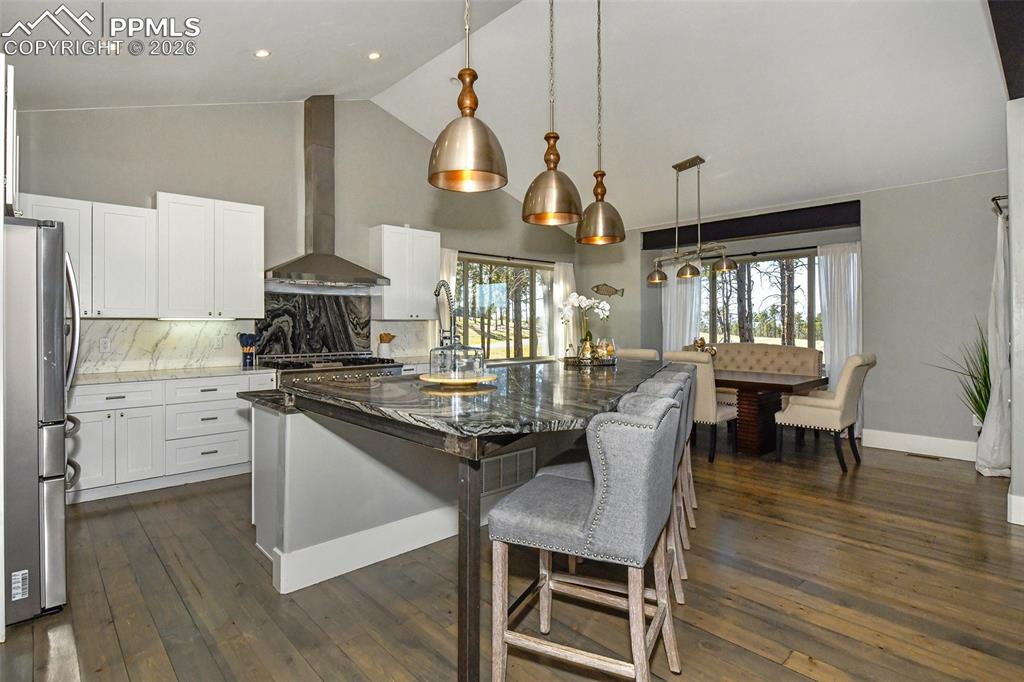 Image 8 of 50: Kitchen