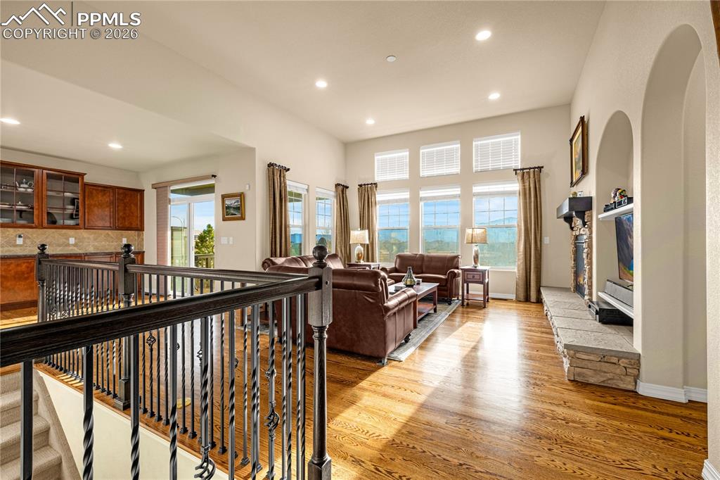 Image 11 of 35: Living Room