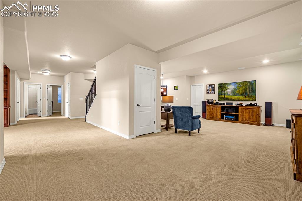 Image 21 of 35: Recreation Room