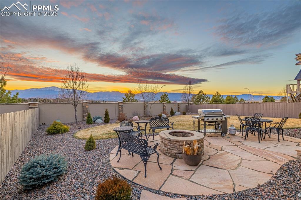 Image 32 of 35: Patio