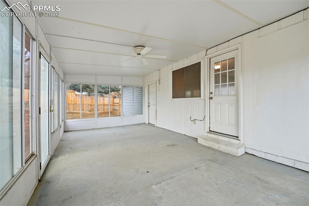 Image 23 of 50: Sun Room