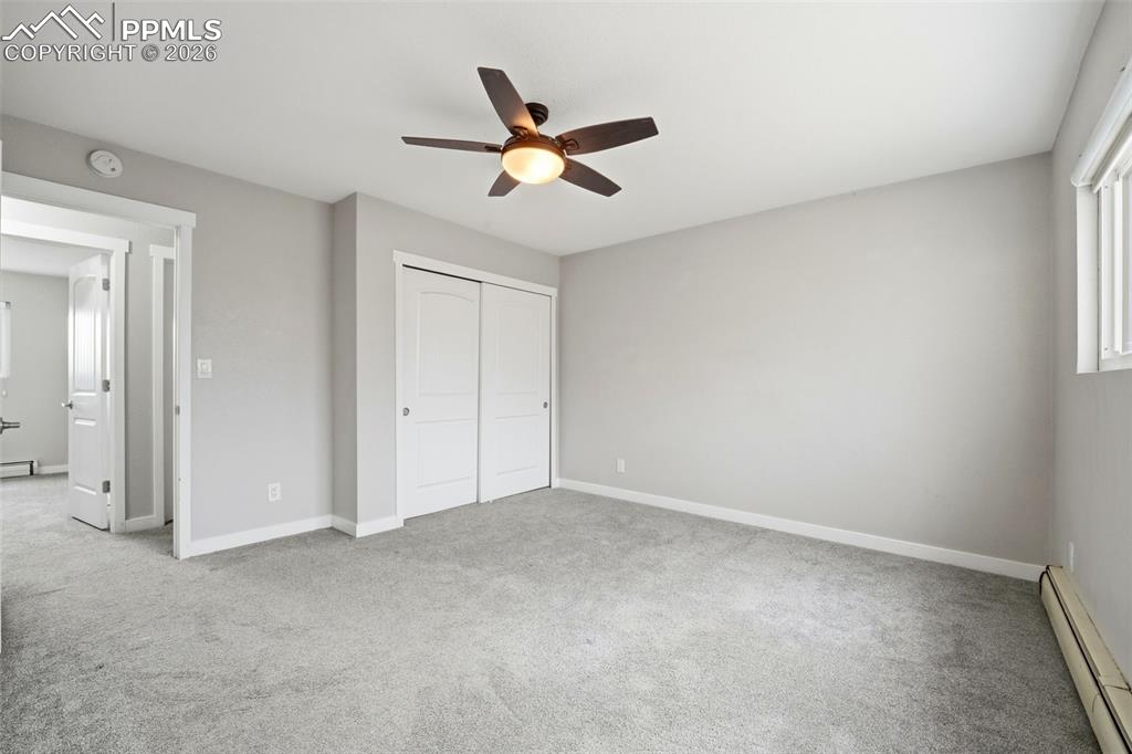 Image 29 of 50: Bedroom