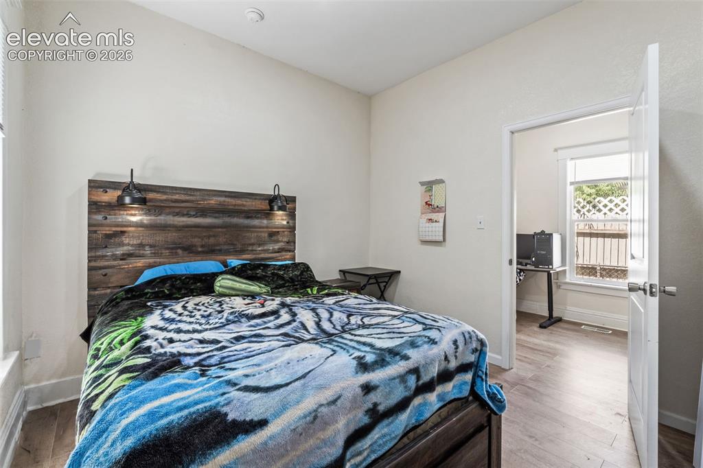 Image 11 of 30: Bedroom