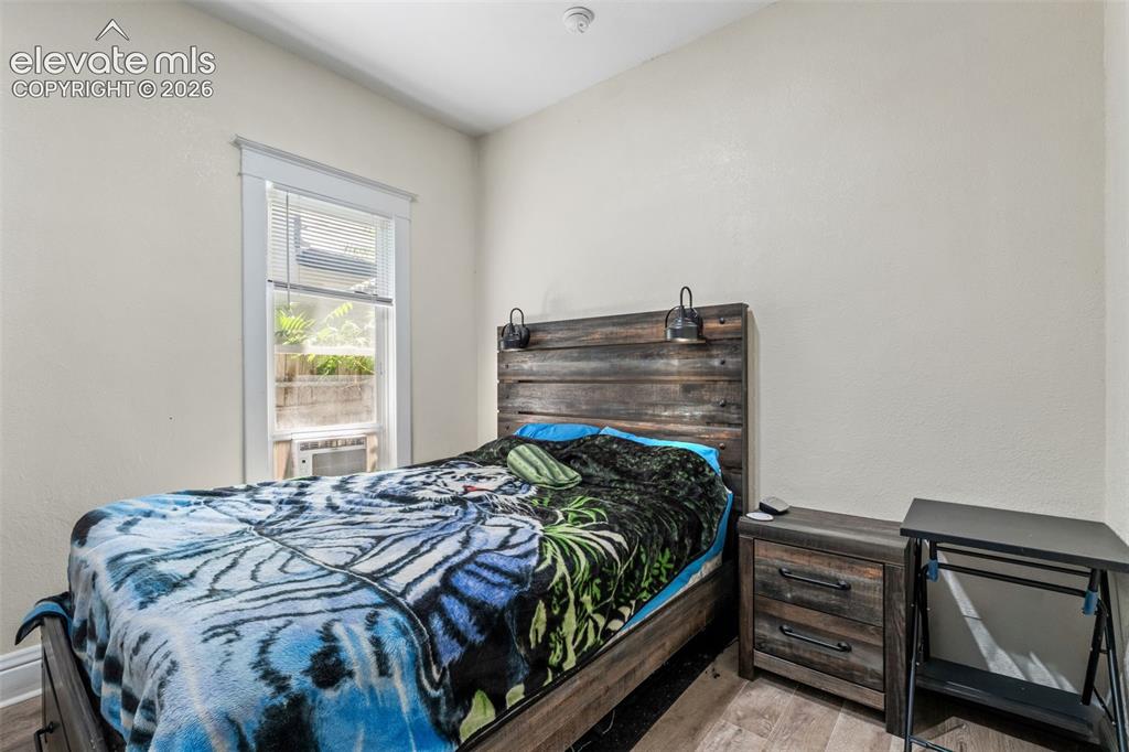 Image 9 of 30: Bedroom