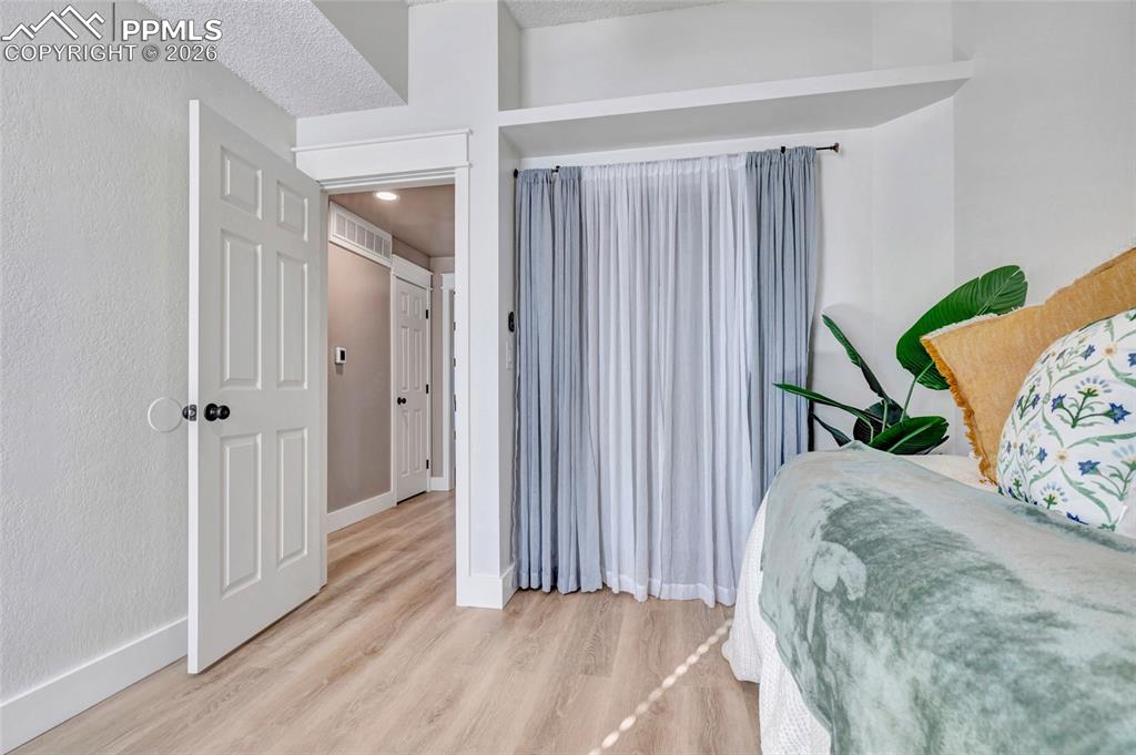 Image 18 of 26: Bedroom