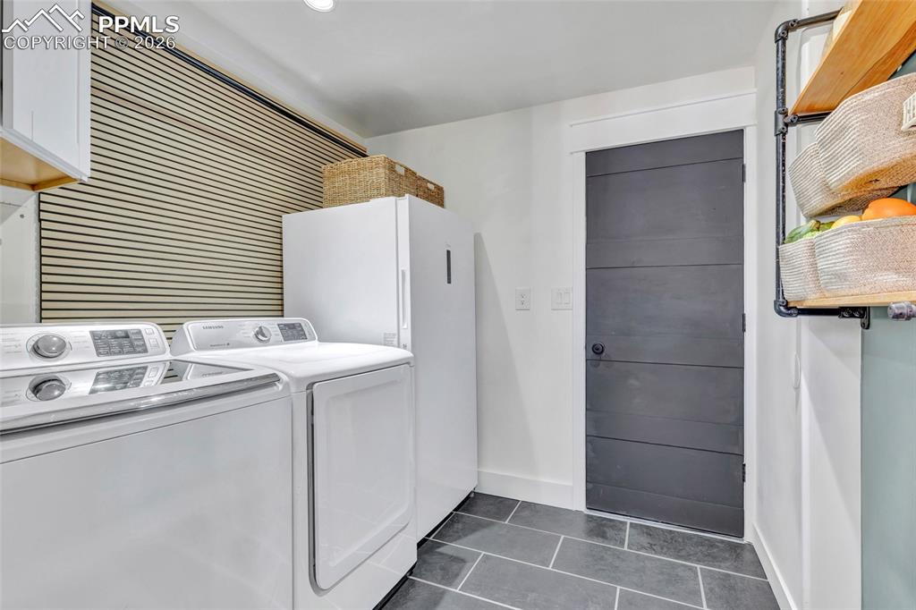 Image 21 of 26: Laundry