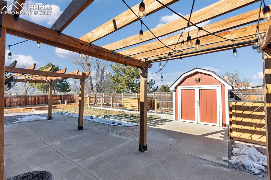 Image 23 of 26: Patio