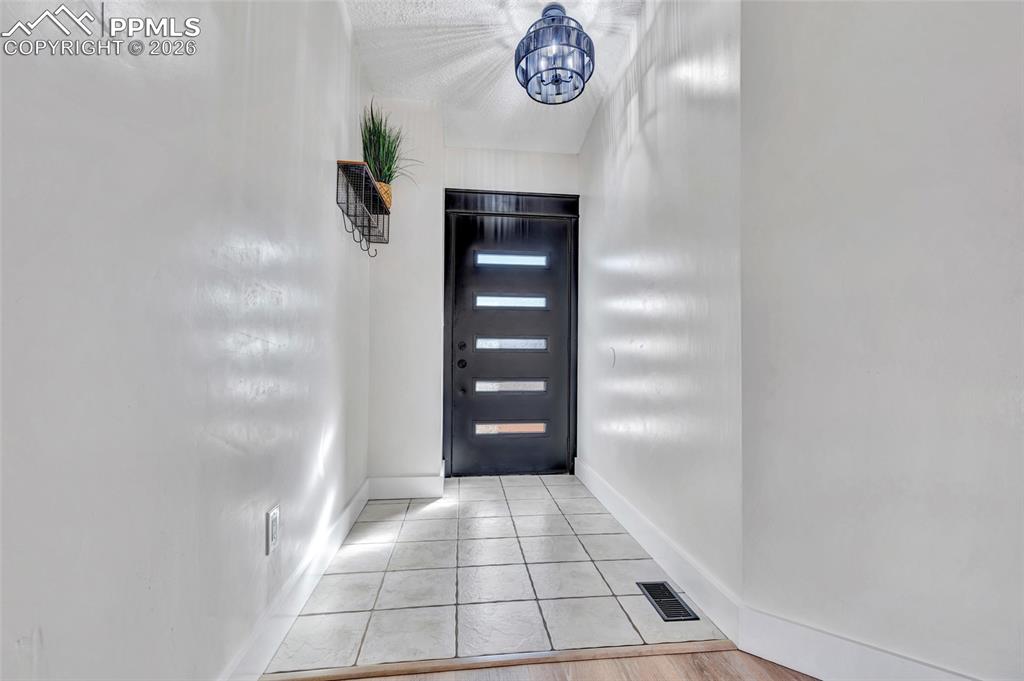 Image 5 of 26: Entry