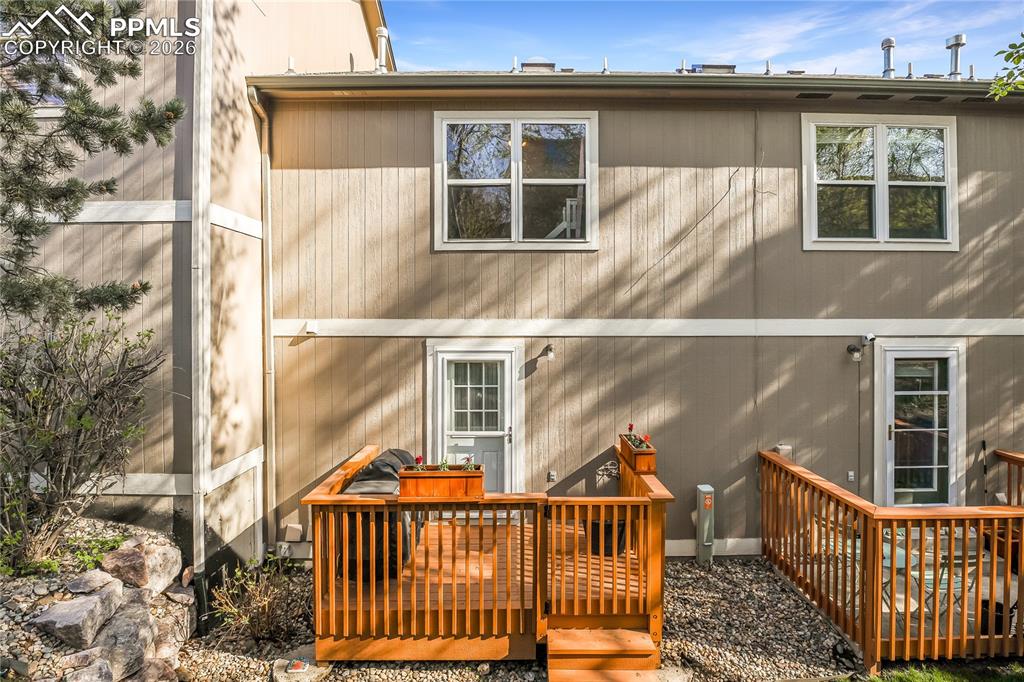 Image 20 of 22: Back of Structure