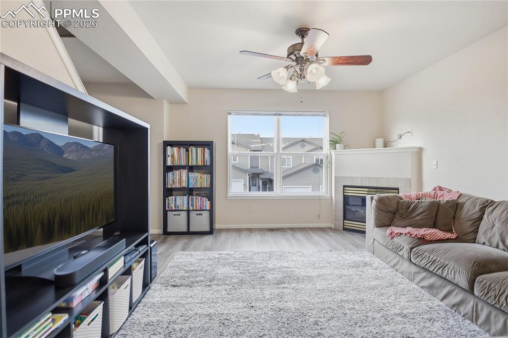 Image 9 of 22: Living Room