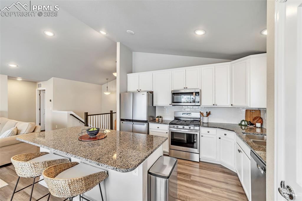 Image 8 of 45: Kitchen