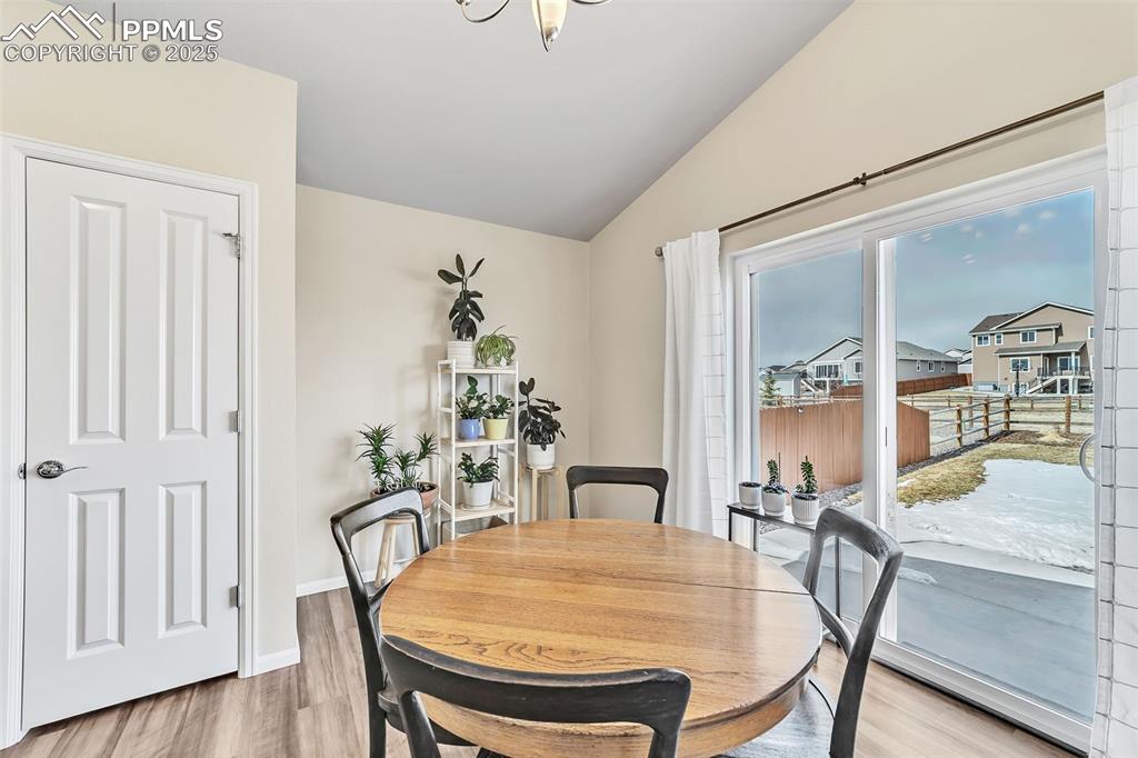 Image 9 of 45: Dining Area