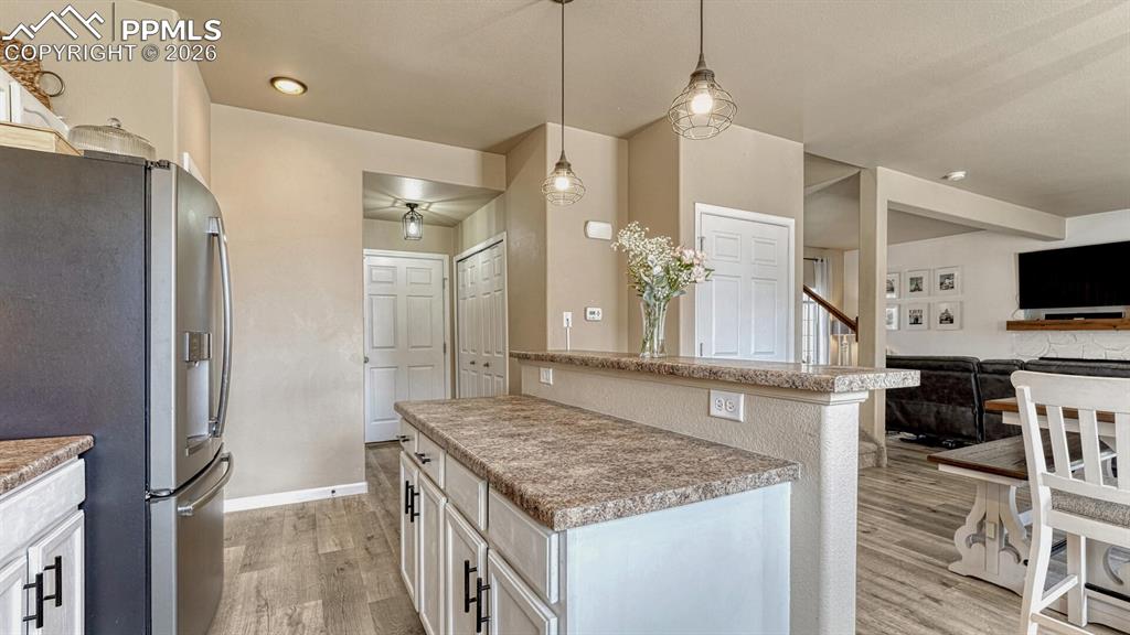 Image 11 of 40: Kitchen