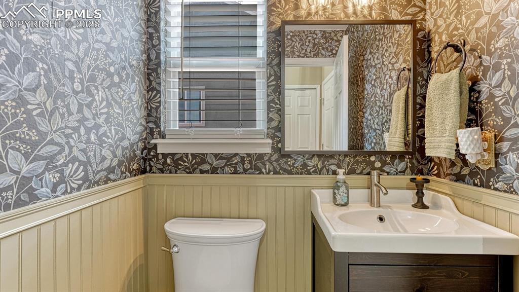 Image 13 of 40: Bathroom