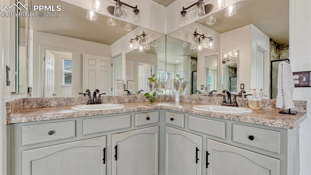 Image 20 of 40: Master Bathroom