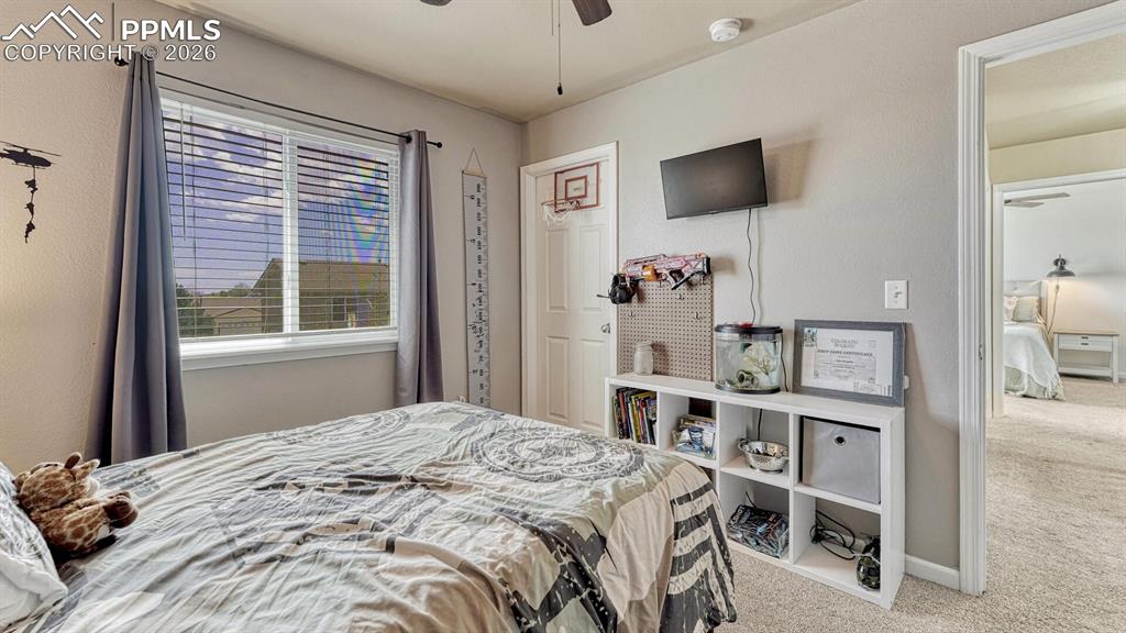 Image 23 of 40: Bedroom