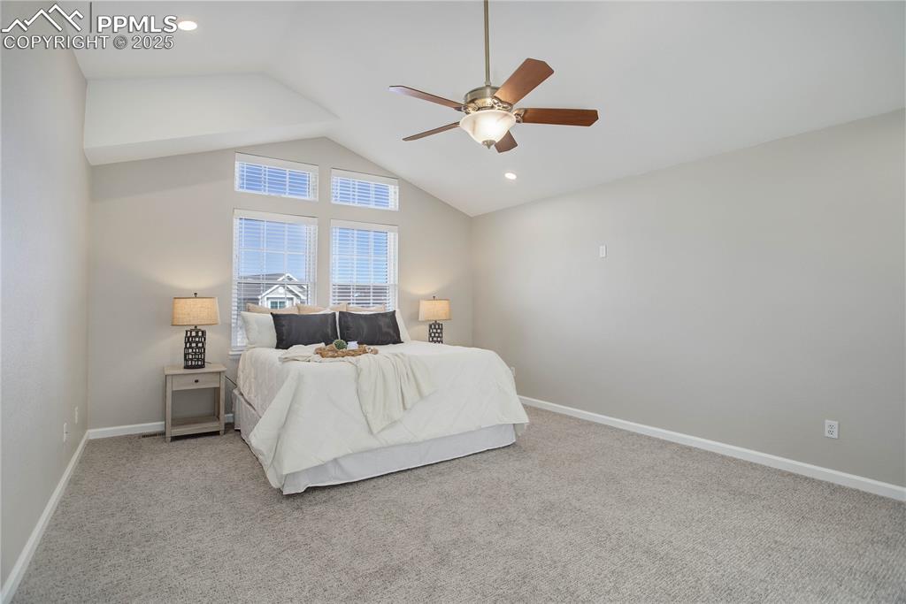 Image 15 of 31: Vaulted ceiling