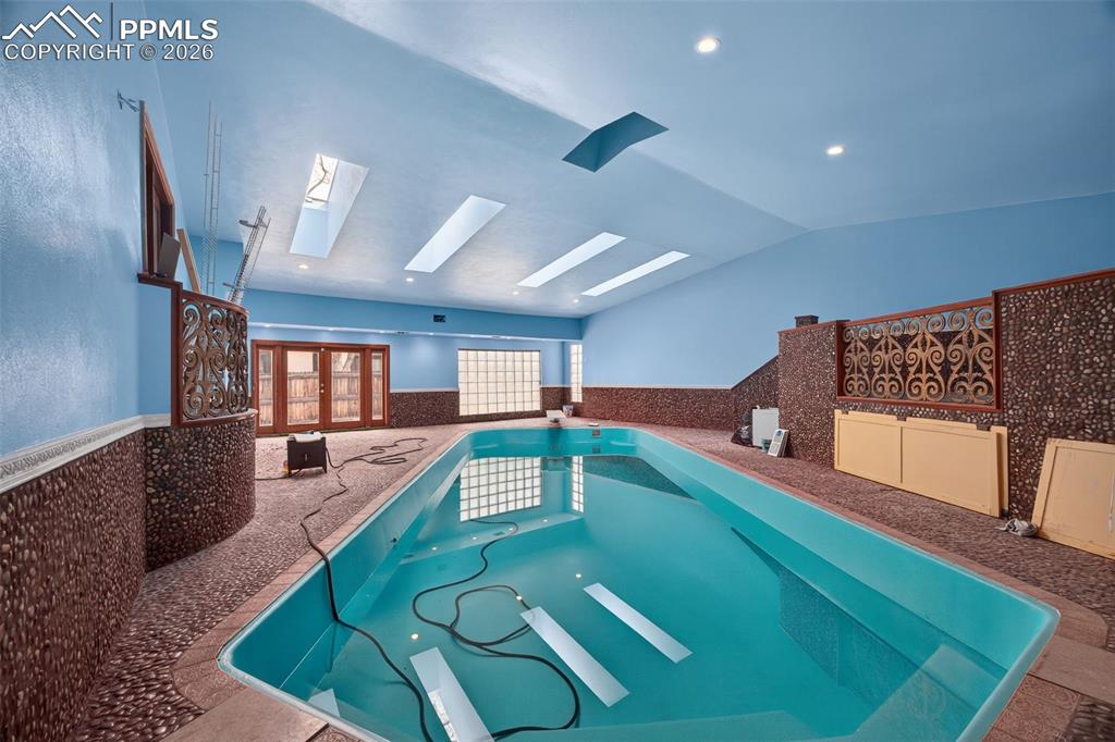 Image 17 of 50: Pool