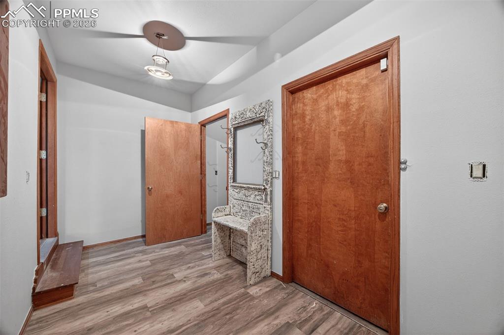 Image 21 of 50: Bathroom