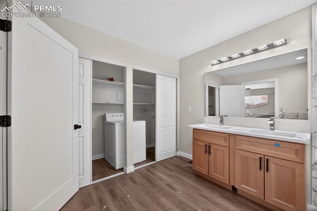 Image 40 of 50: Bathroom