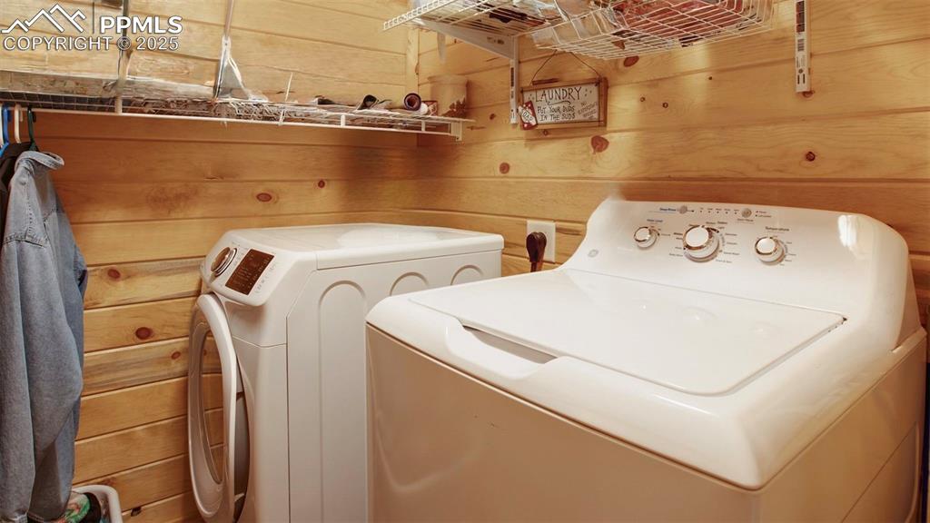 Image 22 of 44: Laundry