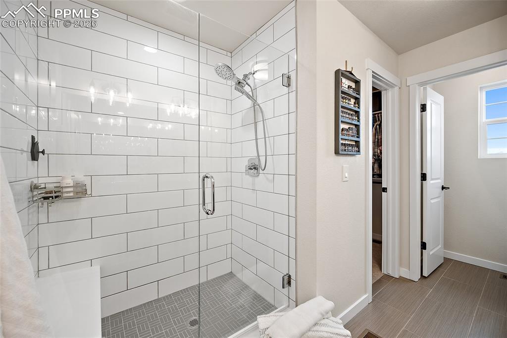 Image 24 of 43: Bathroom