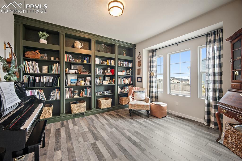 Image 3 of 43: Sitting Room