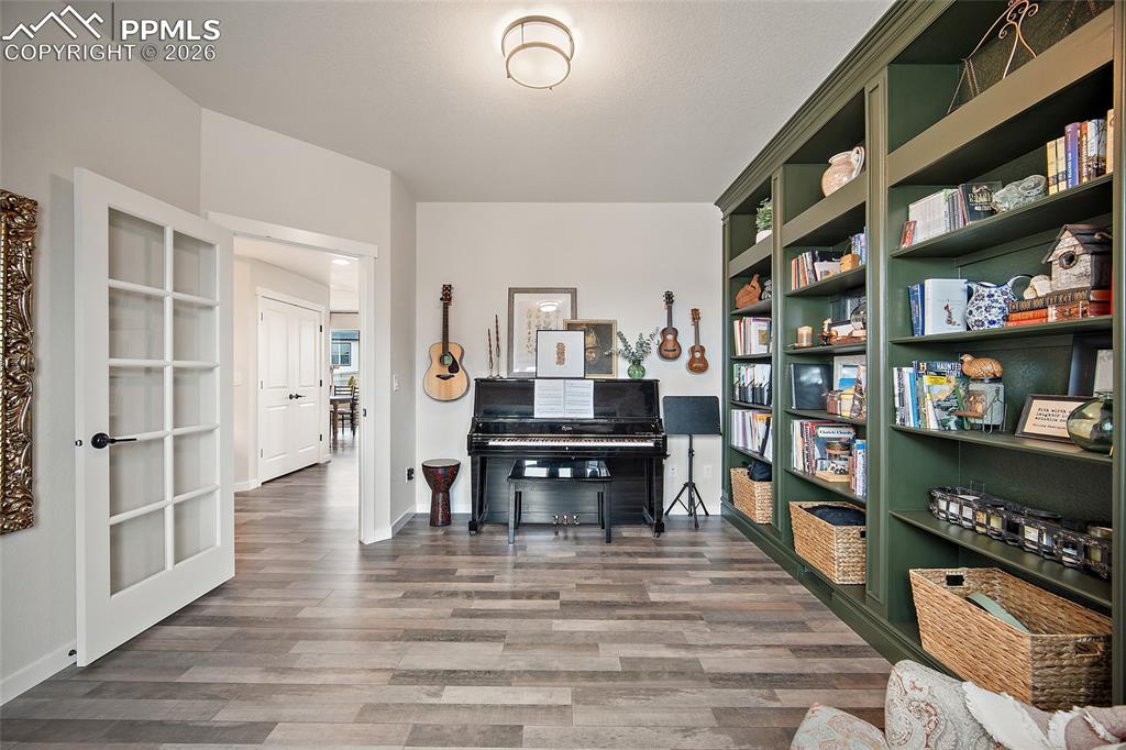 Image 4 of 43: Sitting Room