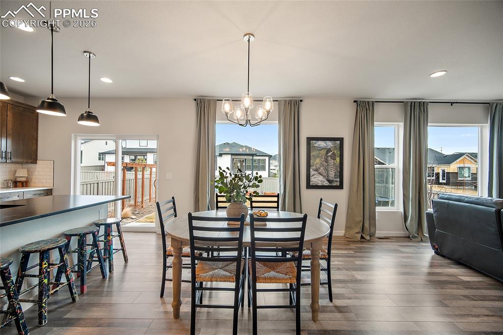 Image 9 of 43: Dining Area