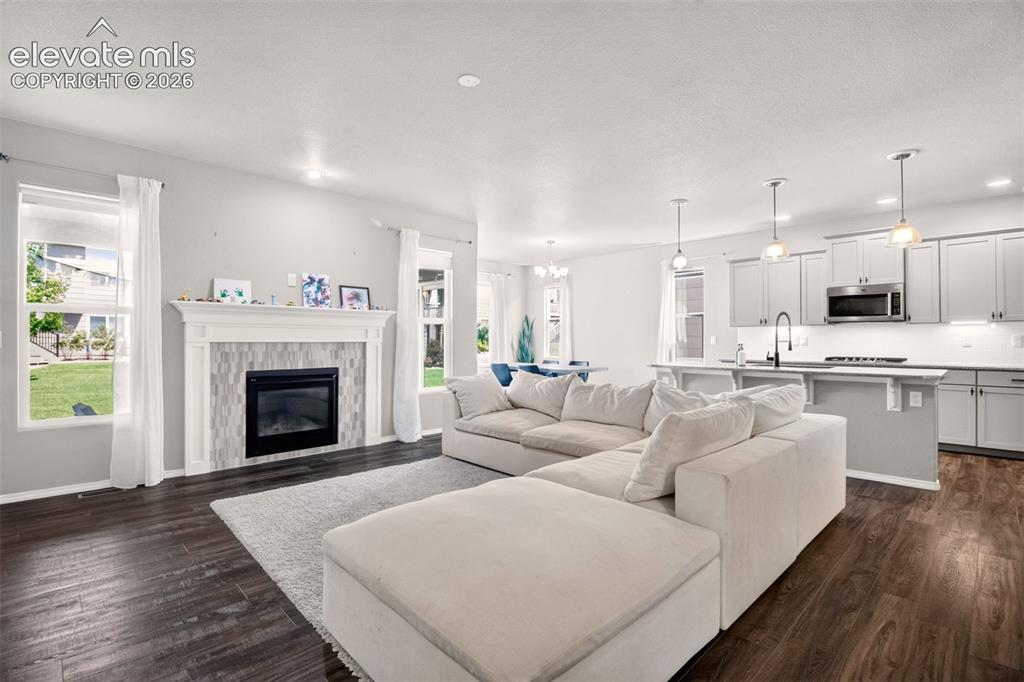 Image 10 of 40: Living Room