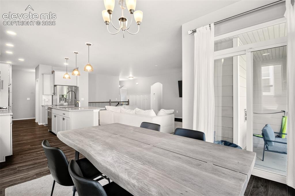 Image 12 of 40: Dining Area