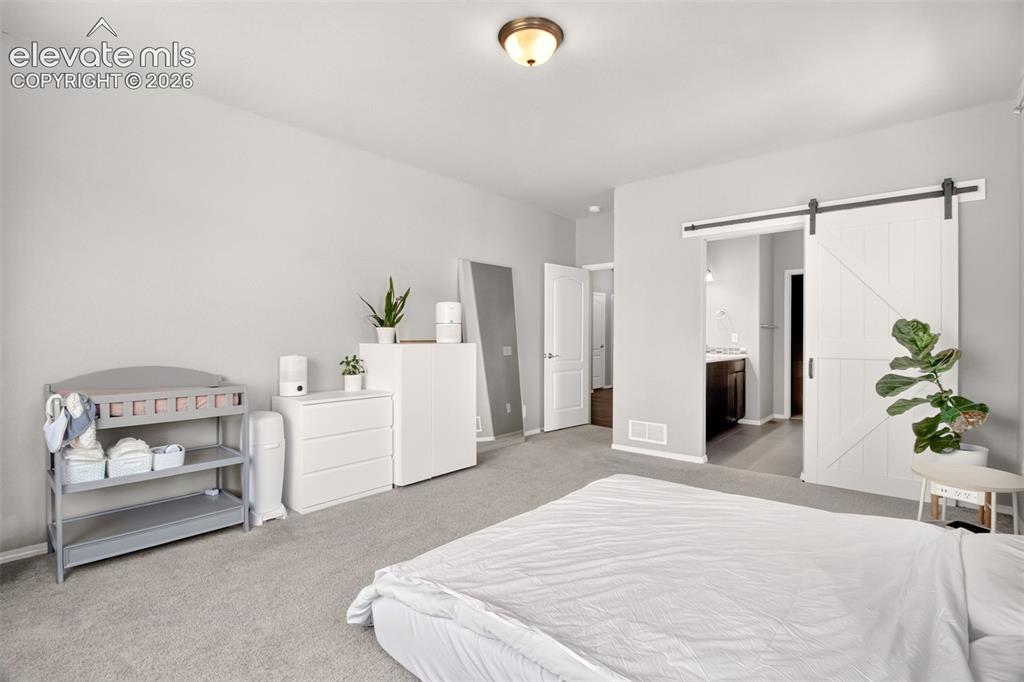Image 14 of 40: Bedroom