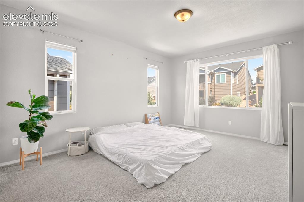 Image 15 of 40: Bedroom